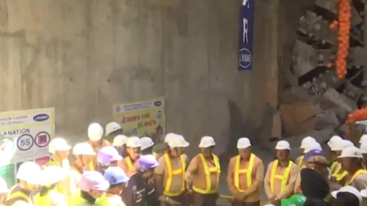 25 किमी लंबाई, 15 स्टेशन और ‘सुनहरा’ सफर… दिल्ली मेट्रो की गोल्डन लाइन का जानें रूट