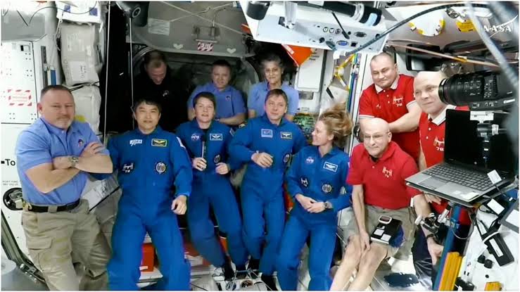 धरती से आए साथियों को देख खुशी से झूम उठीं सुनीता, अंतरिक्ष से आया जश्न मनाने का वीडियो