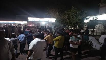 हापुड़: नशीला पदार्थ सुंघाकर किशोरी से सामूहिक दुष्कर्म