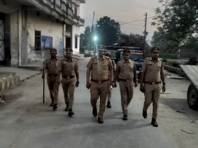 होली-ईद को लेकर मुजफ्फरनगर में सुरक्षा कड़ी, पुलिस ने किया फ्लैग मार्च
