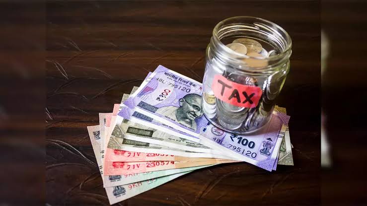 1 अप्रैल से लागू हो रहा नया टैक्स स्लैब, टैक्स में मिलेगी बड़ी छूट, जानें सैलरी में कितना होगा इजाफा?