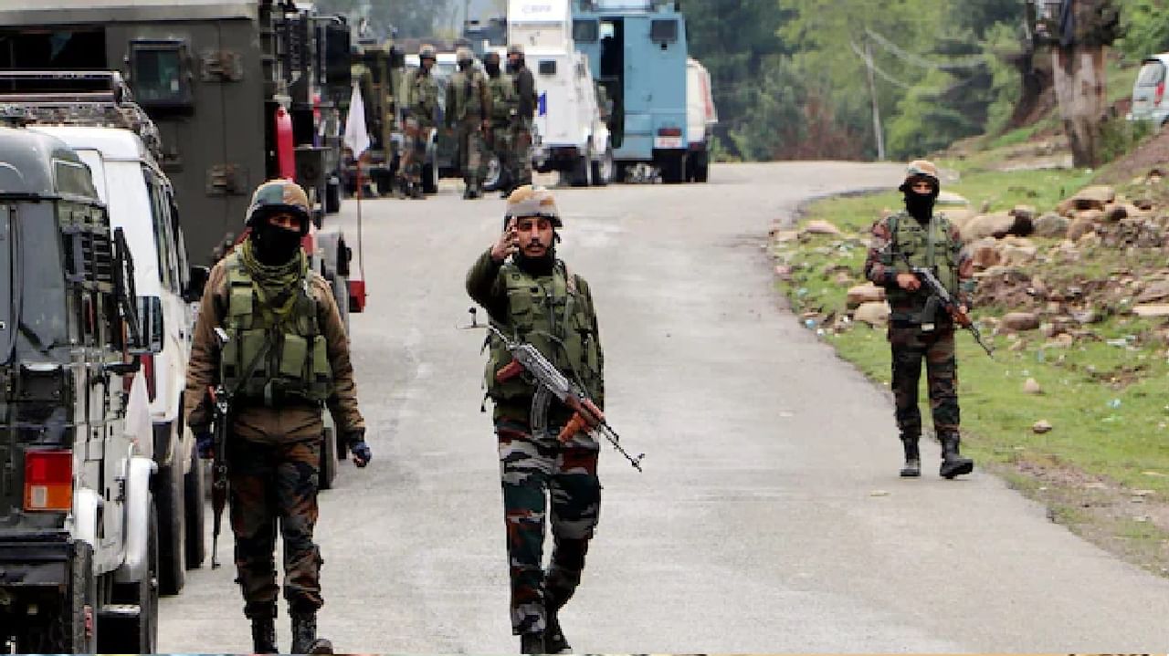जम्मू-कश्मीर के कठुआ में एनकाउंटर जारी, मारे गए 3 आतंकी, 3 जवान शहीद
