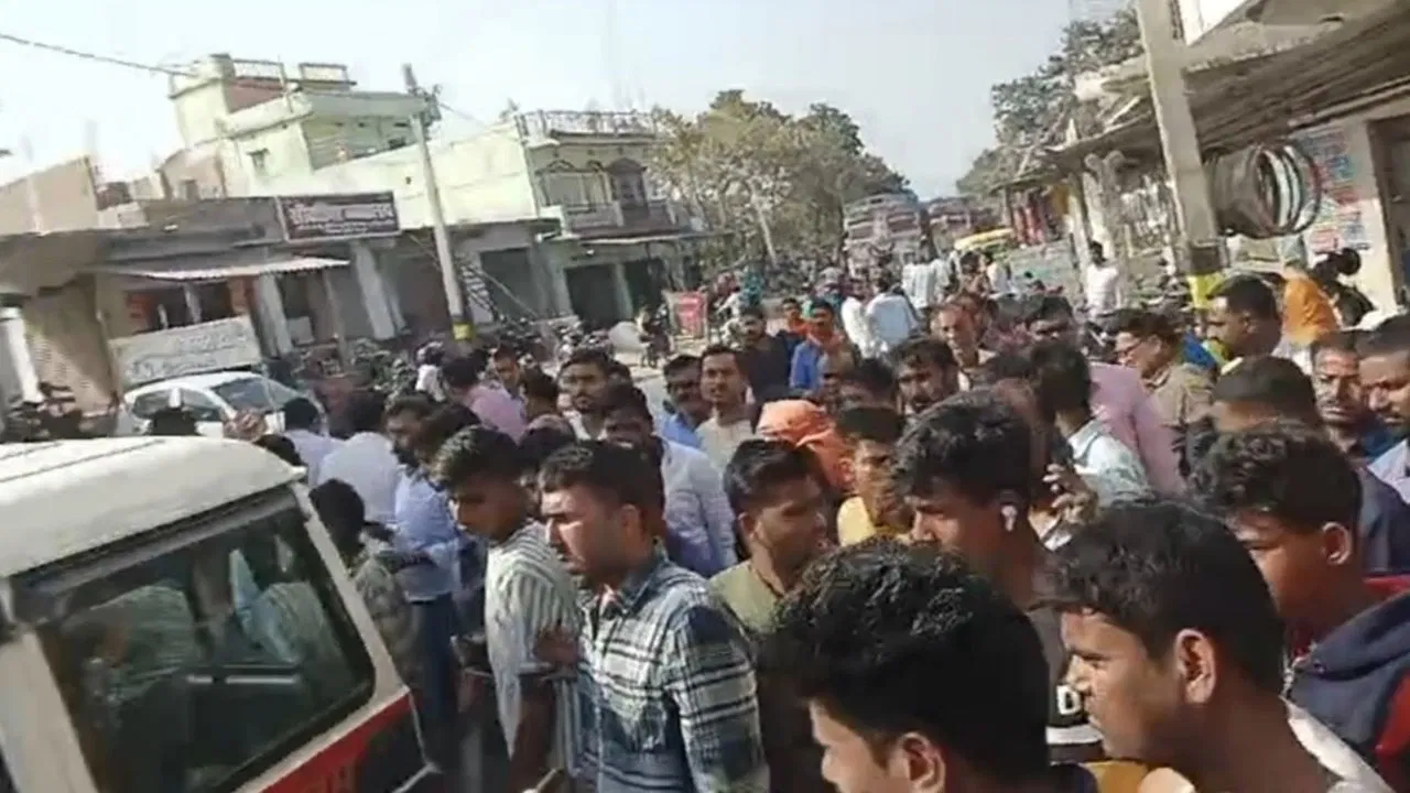 मोबाइल पर देख रहा था कोहली की बैटिंग, दुकान में घुसे बदमाश… मारी गोली