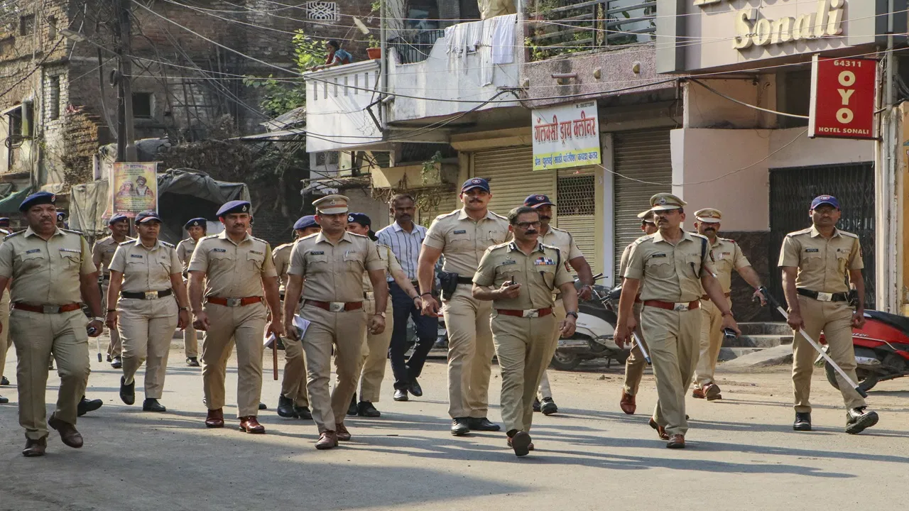 नागपुर में सामान्य हो रही स्थिति, कई क्षेत्रों से कर्फ्यू हटाया गया