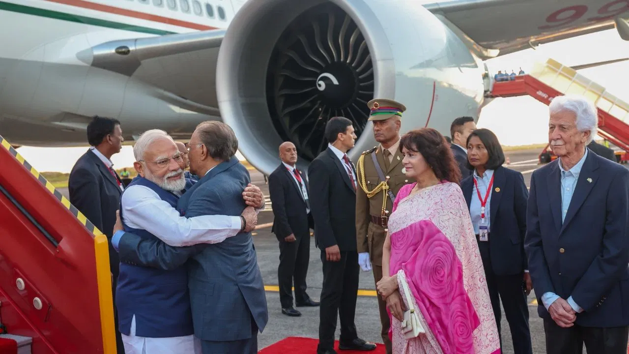 पीएम मोदी दो दिन के दौरे पर पहुंचे मॉरीशस, इन अहम समझौतों पर करेंगे हस्ताक्षर