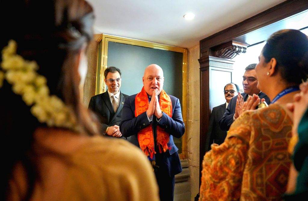 भारत पहुंचे न्यूजीलैंड के पीएम लक्सन, रायसीना डायलॉग के उद्घाटन सत्र में होंगे अतिथि