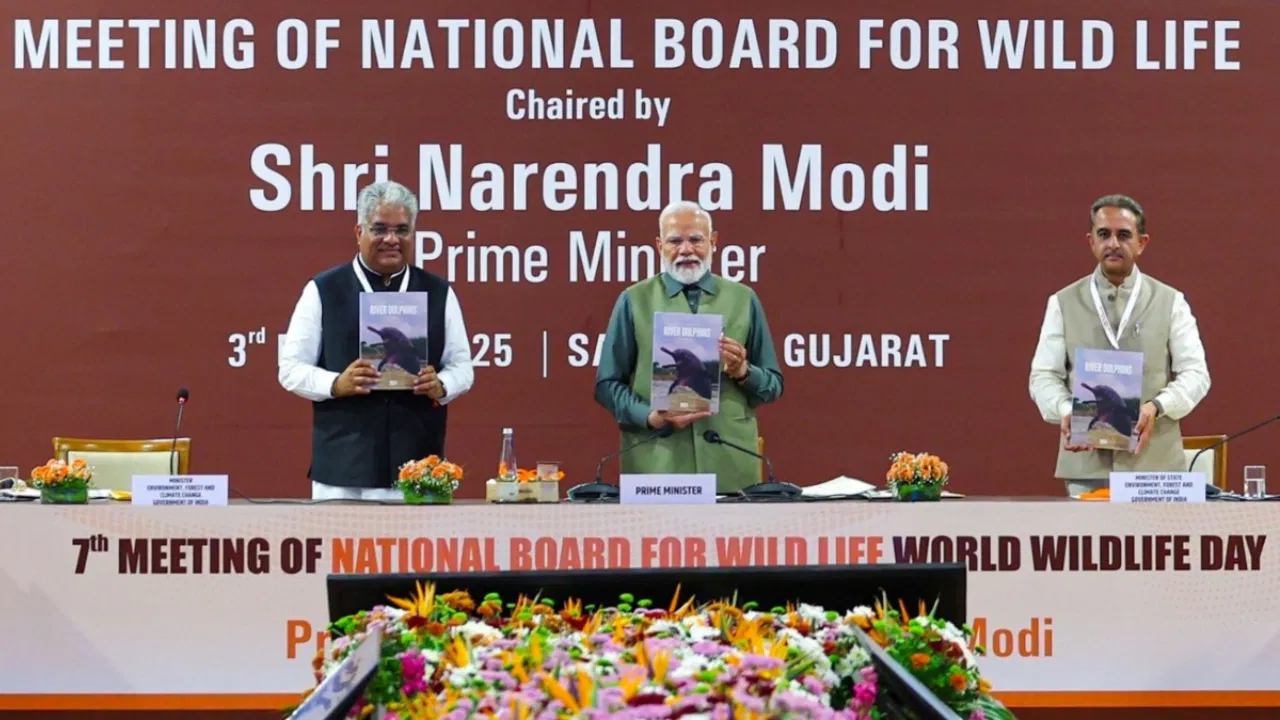 पीएम मोदी की गुजरात को बड़ी सौगात, प्रोजेक्ट लायन को दी मंजूरी