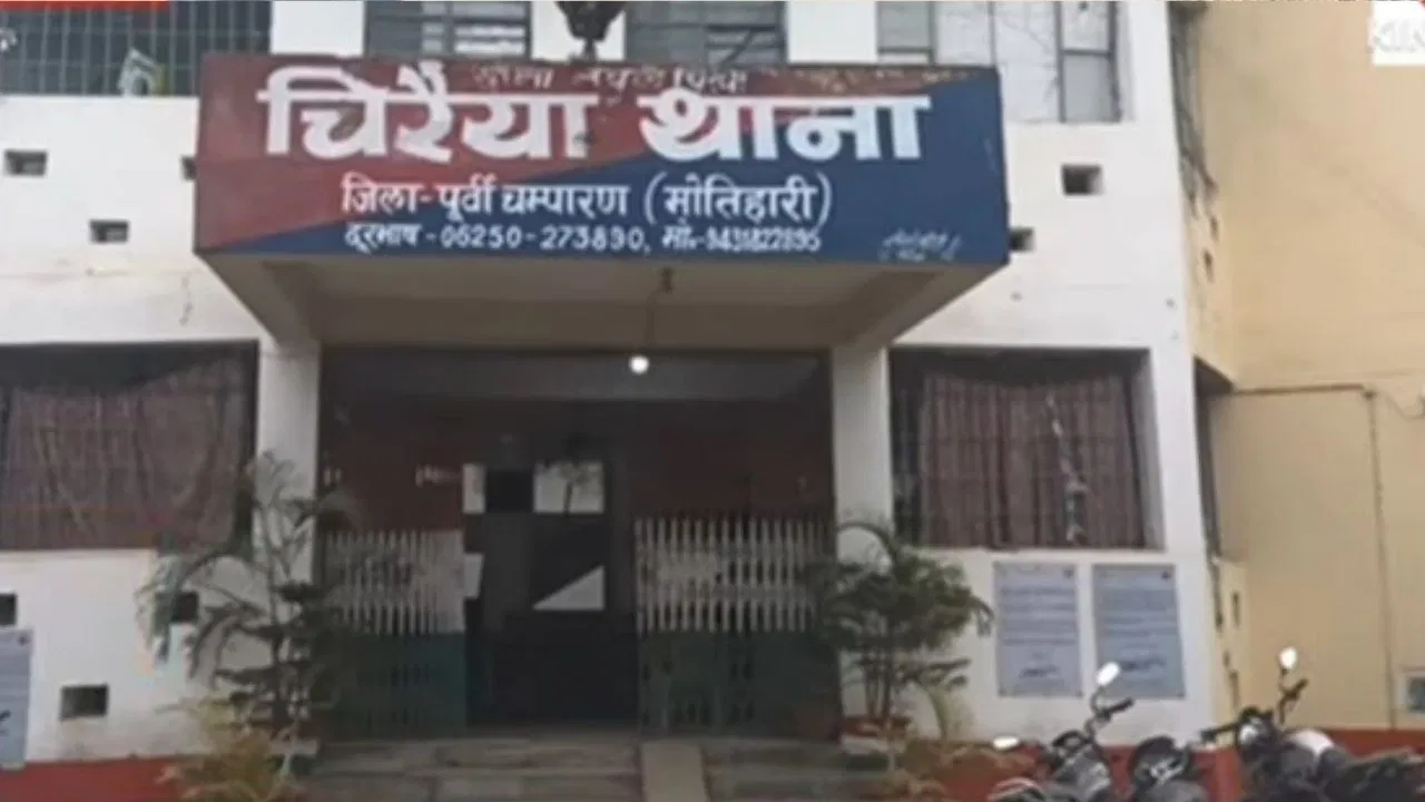 ट्रांसफर नहीं किए लंबित मामले, दो दरोगा पर पर उनके ही थाने में एफआईआर