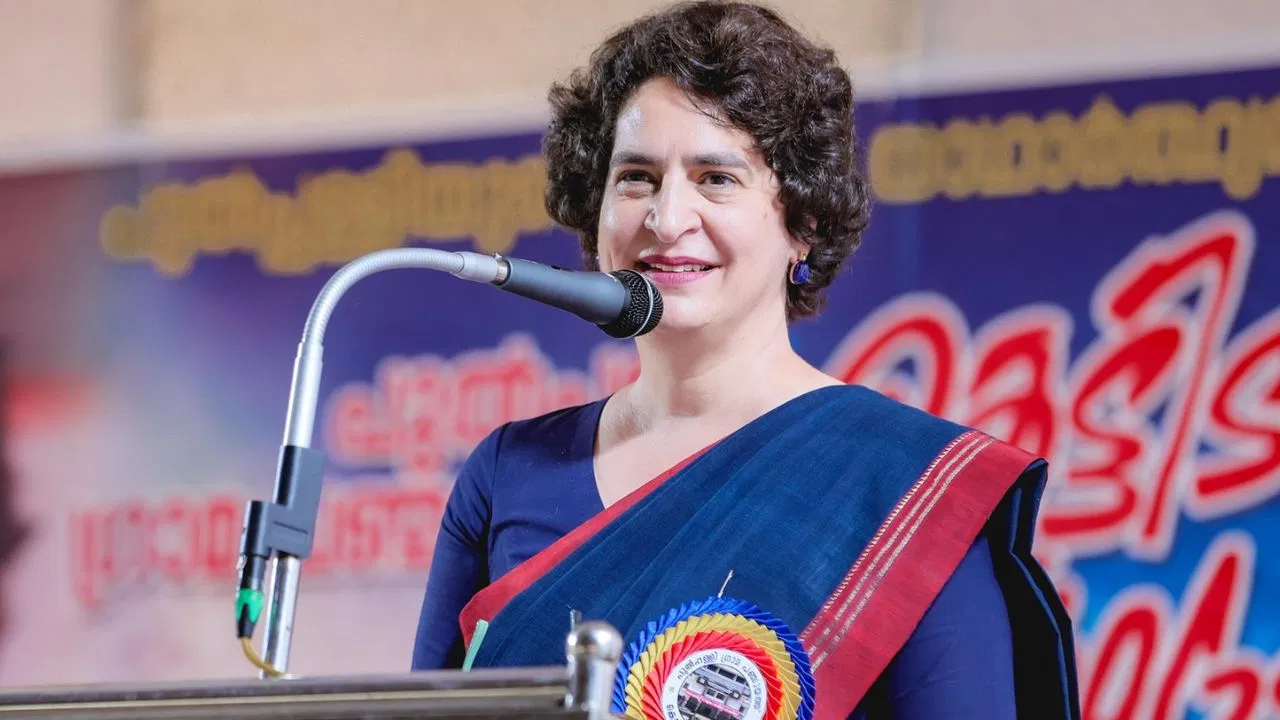 केरल में पंचायत के काम से प्रभावित हुईं प्रियंका गांधी, भूस्खलन पुनर्वास कार्यक्रम को सराहा