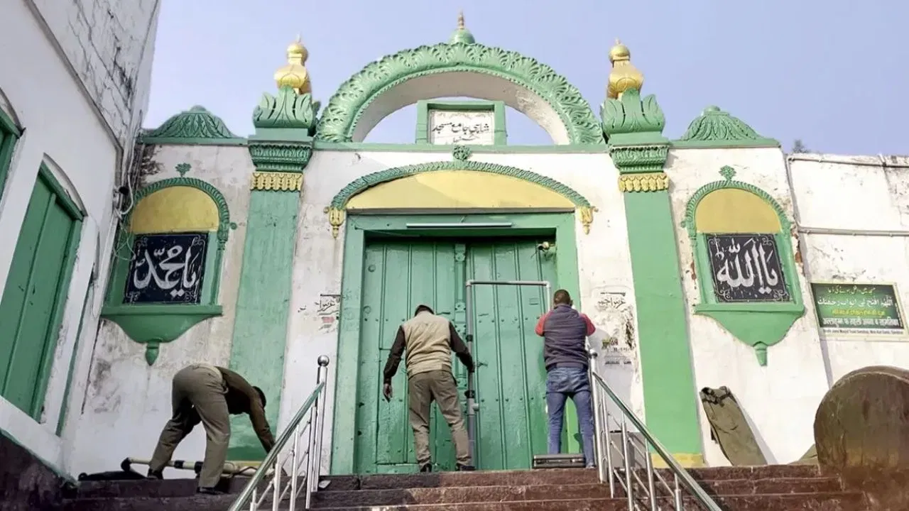 संभल की शाही जामा मस्जिद में सफाई, रंगाई-पुताई मामले में कोर्ट में सुनवाई