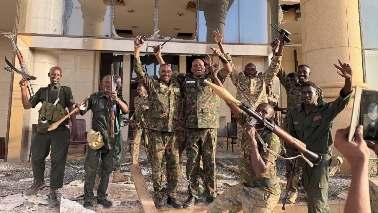 सूडान में अभी नहीं थमेगा खूनी संघर्ष, सैन्य चीफ ने दिया ईद का संदेश