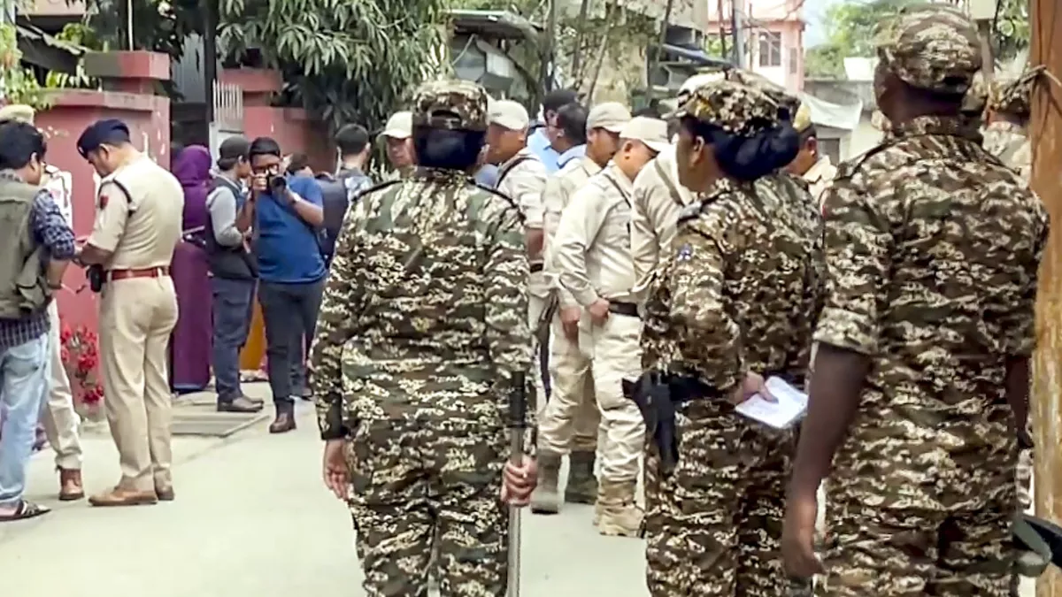 मणिपुर में सुरक्षाबलों और आतंकियों की भिड़ंत, भारी मात्रा में हथियार बरामद