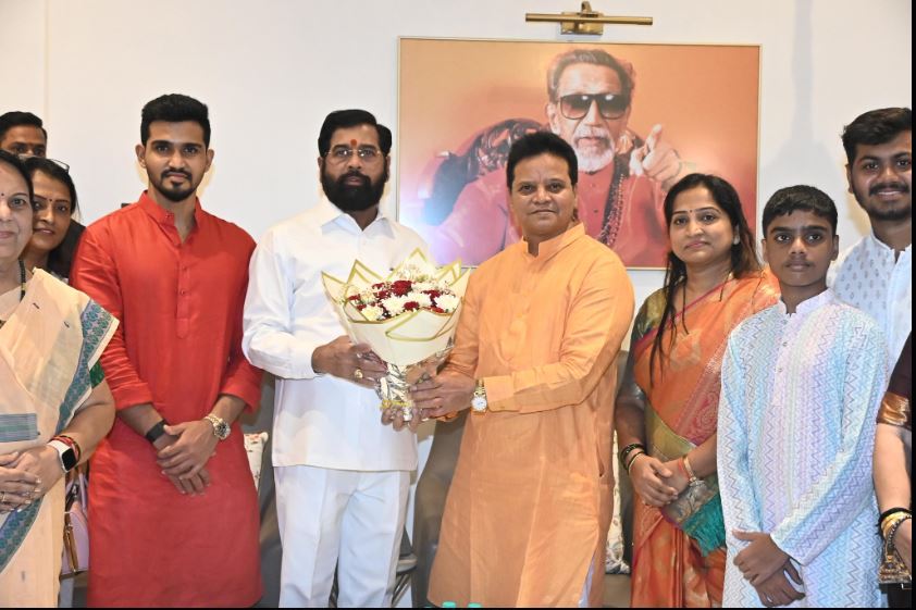 उद्धव गुट को बड़ा झटका, संजना घाड़ी हुईं शिंदे खेमे में शामिल
