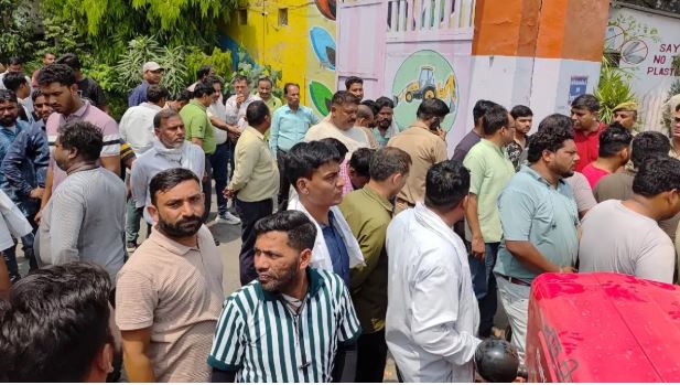 मेरठ: पार्षद ने डिपो प्रभारी को लाइसेंसी पिस्टल से मारी गोली