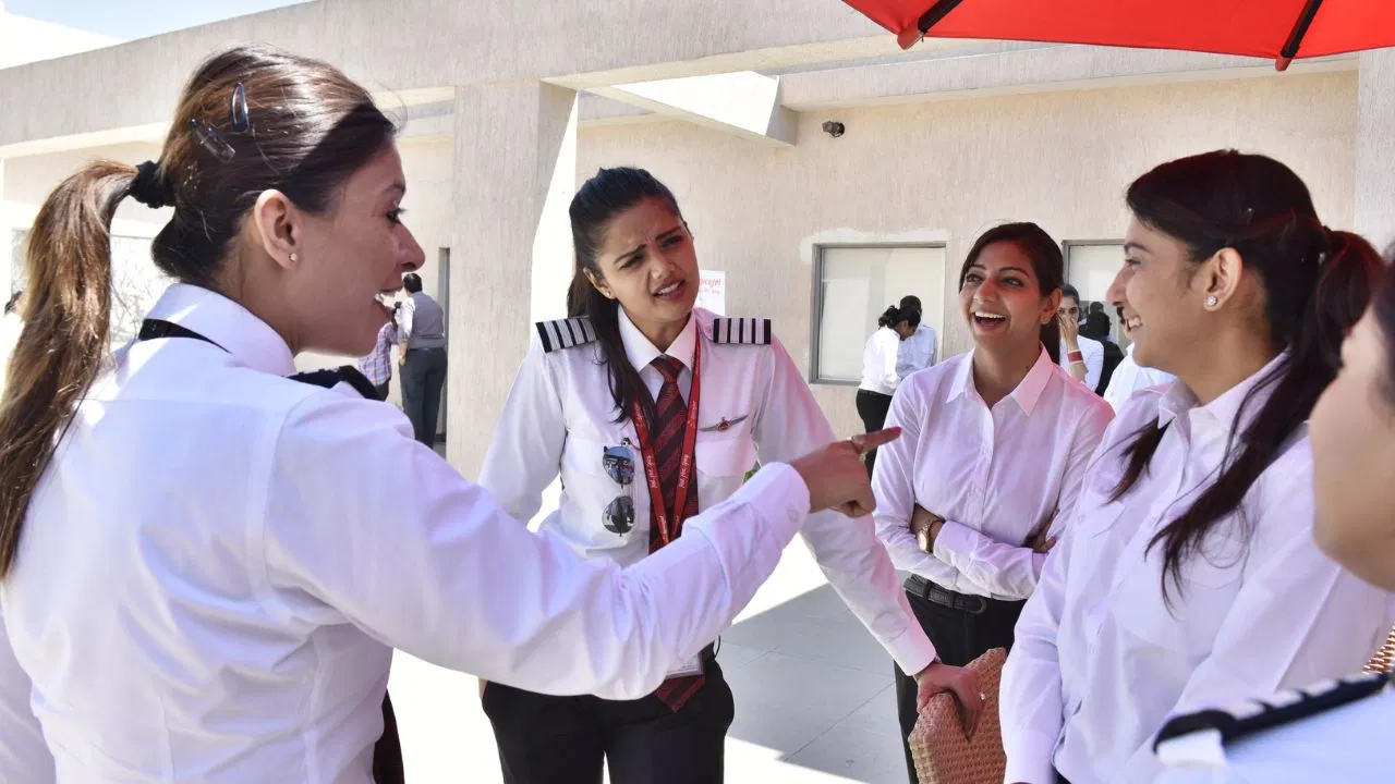 अब आर्ट्स-कॉमर्स स्टूडेंट्स भी बन सकेंगे पायलट, डीजीसीए लाएगा नया कोर्स