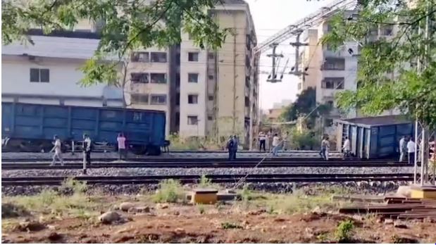 बेलगावी स्टेशन के पास हादसा, पटरी से उतरे मालगाड़ी के दो डिब्बे
