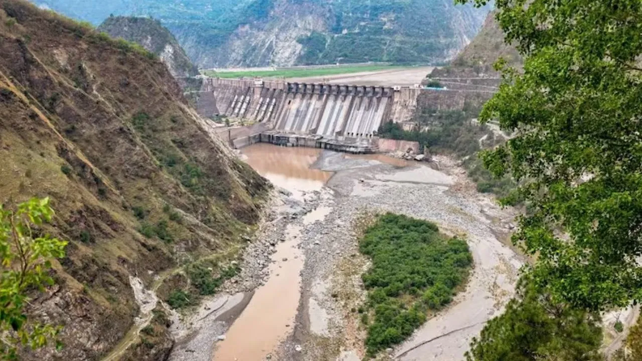 लाहौर से कराची तक संकट गहरा, सिंधु के बाद अब चिनाब नदी का पानी भी बंद होगा