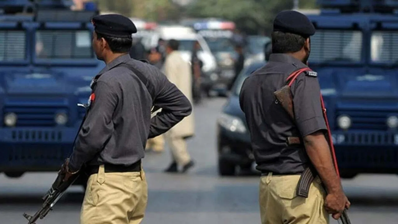 पेशावर में पुलिस पर आत्मघाती हमला, दो पुलिसकर्मियों की मौत;  कई घायल