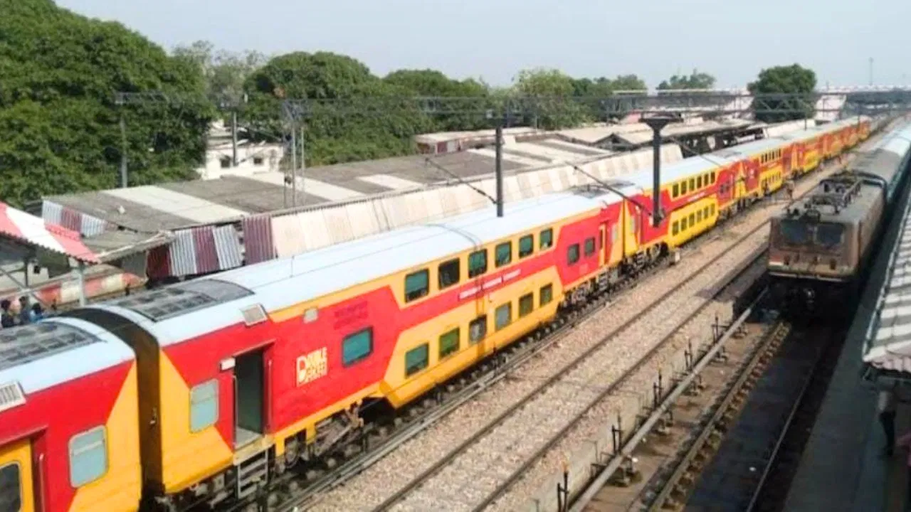 हावड़ा सुपरफास्ट एक्सप्रेस पर पथराव, नागपुर में कोच की खिड़की का शीशा टूटा