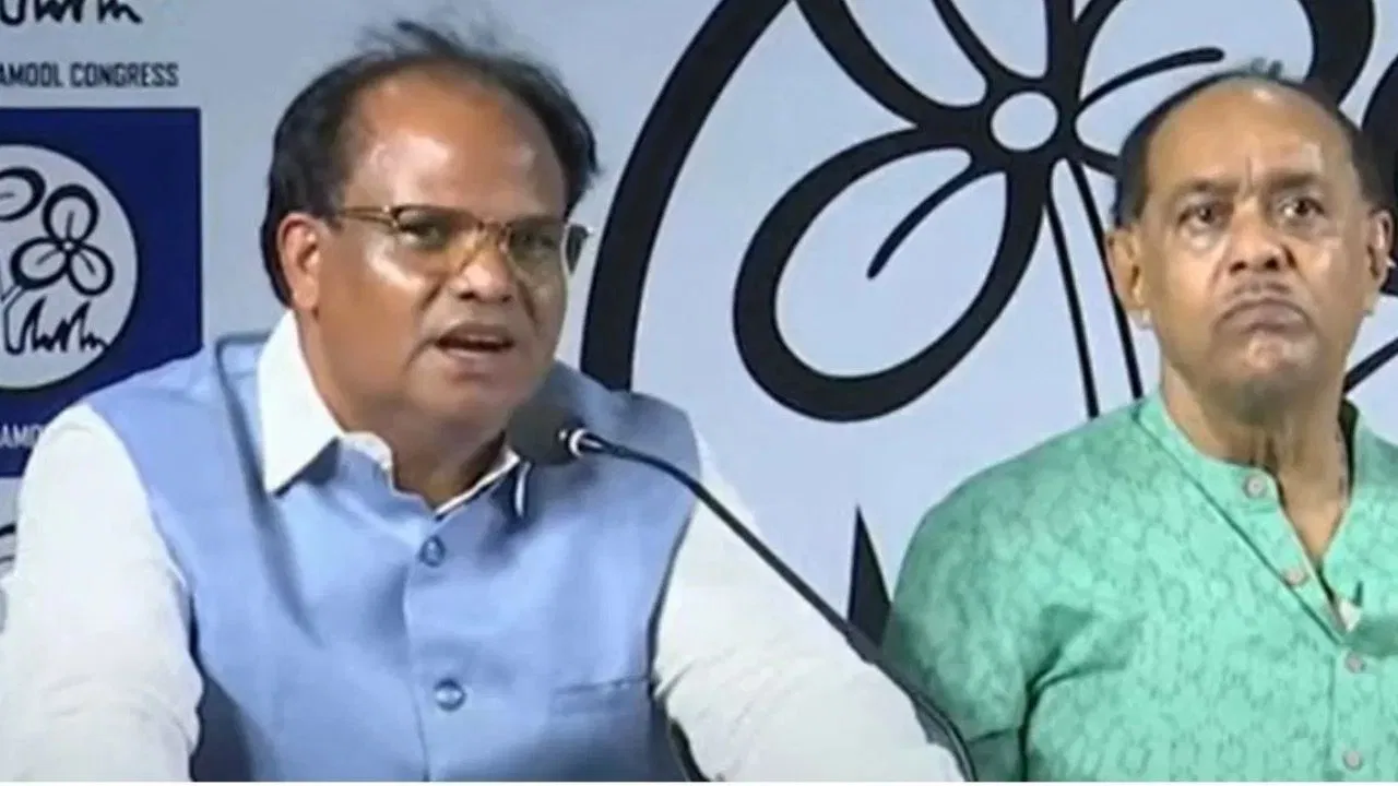 बंगाल चुनाव से पहले भाजपा को बड़ा झटका, जॉन बारला टीएमसी में शामिल