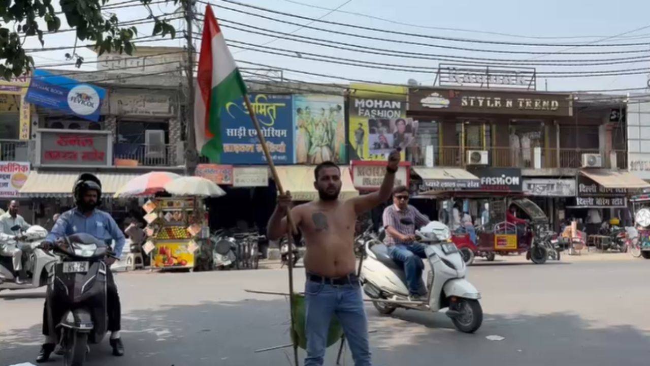 मुजफ्फरनगर में पाक नेताओं की शव यात्रा, युवक ने रखा 10 करोड़ का इनाम