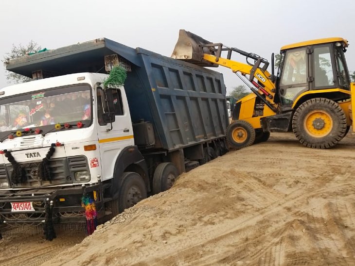 बूंदी: अवैध बजरी परिवहन रोकने गई डीएसटी टीम पर डंपर चढ़ाने का प्रयास, तीन घायल