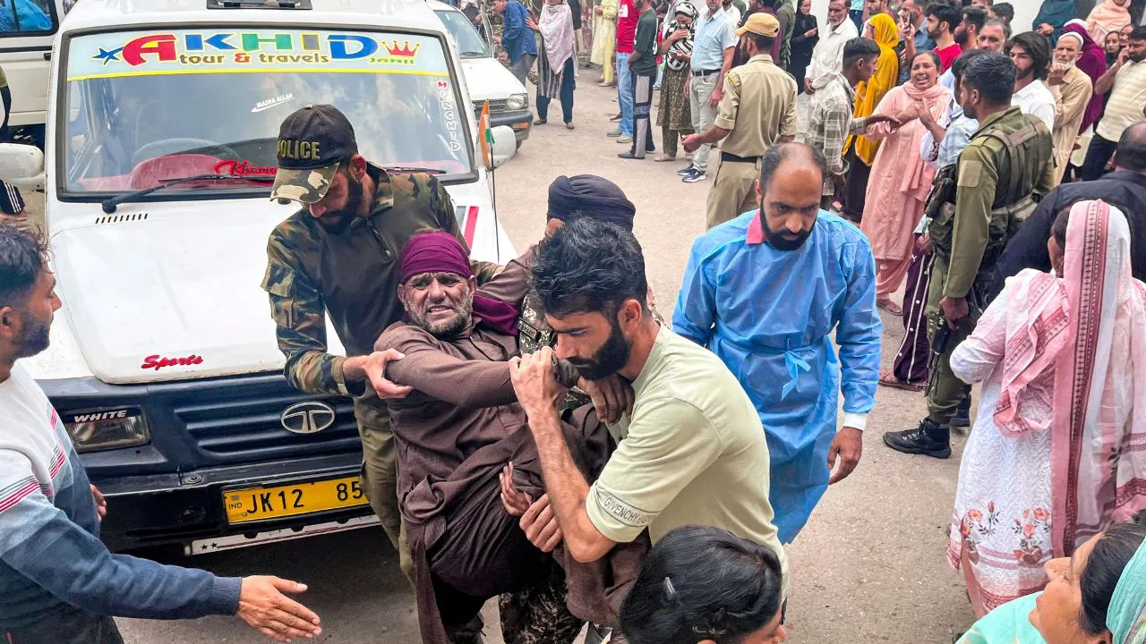 जोया, मरियम...एलओसी पर पाकिस्तान की फायरिंग में 13 भारतीयों की मौत