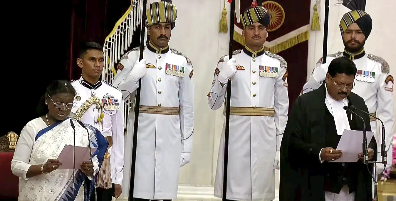 जस्टिस बीआर गवई बने भारत के 52वें मुख्य न्यायाधीश, राष्ट्रपति ने दिलाई शपथ