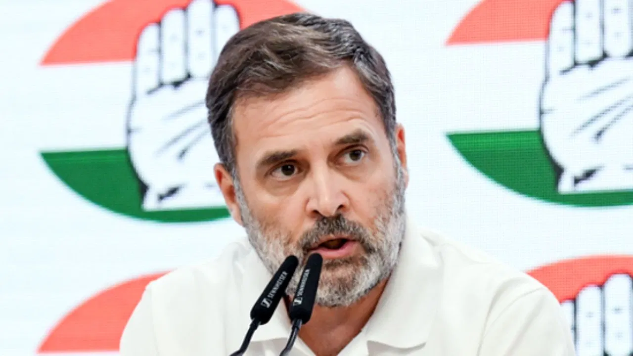 पाकिस्तान को शुरू में ही सूचना देना अपराध...राहुल गांधी ने सरकार से पूछे दो सवाल