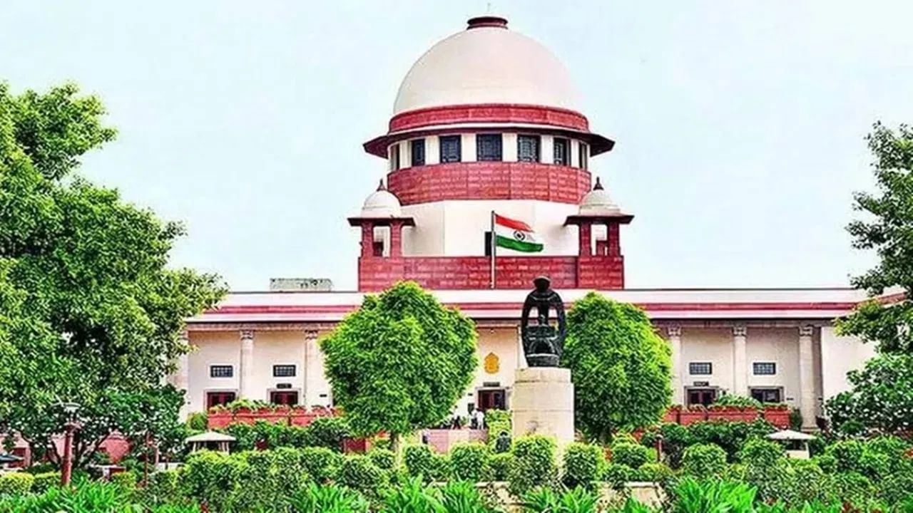 सुप्रीम कोर्ट ने 6 कथित पाकिस्तानी नागरिकों की वापसी पर लगाई रोक