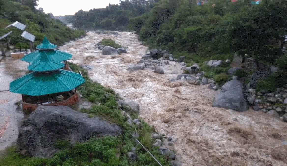 बादल फटने से हिमाचल में तबाही, मनूणी खड्ड से मिला सातवां शव