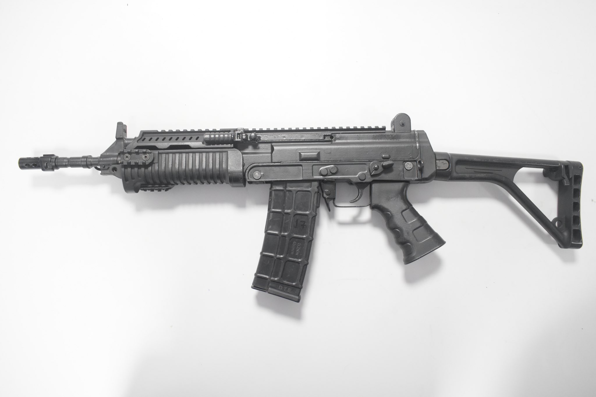 भारतीय सेना को जल्द मिलेगी नई आधुनिक CQB कार्बाइन, स्टर्लिंग गन होगी रिटायर