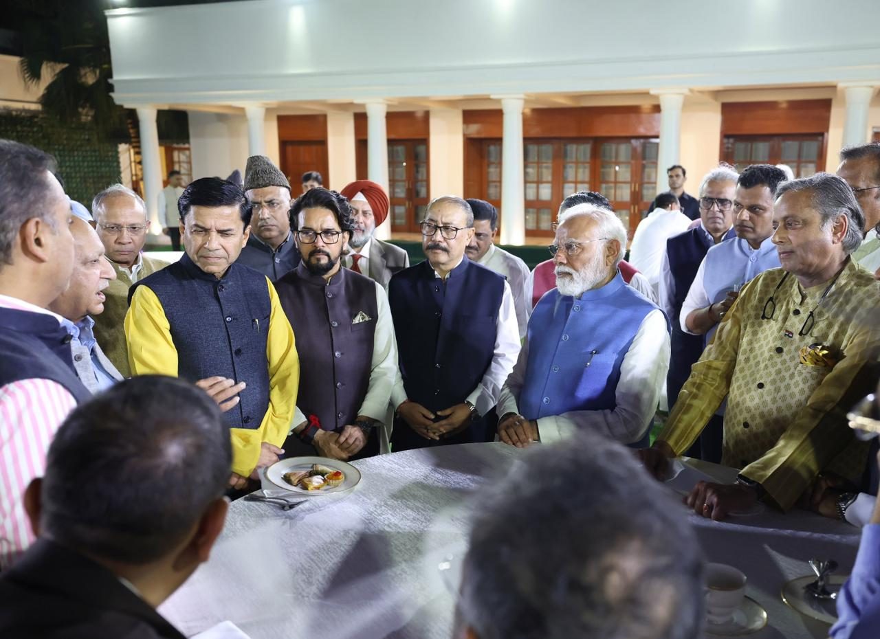 आतंकवाद के खिलाफ वैश्विक समर्थन जुटाने पहुंचे प्रतिनिधिमंडलों से मिले प्रधानमंत्री मोदी