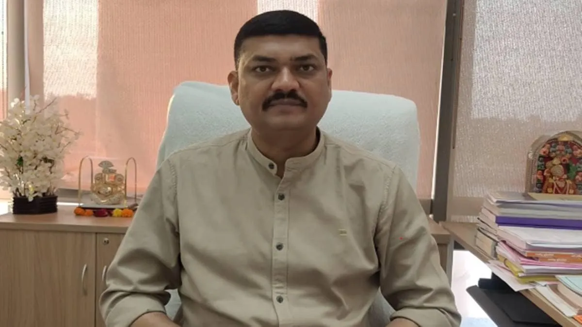आप विधायक उमेश मकवाना का इस्तीफा, गुजरात में पार्टी को बड़ा झटका