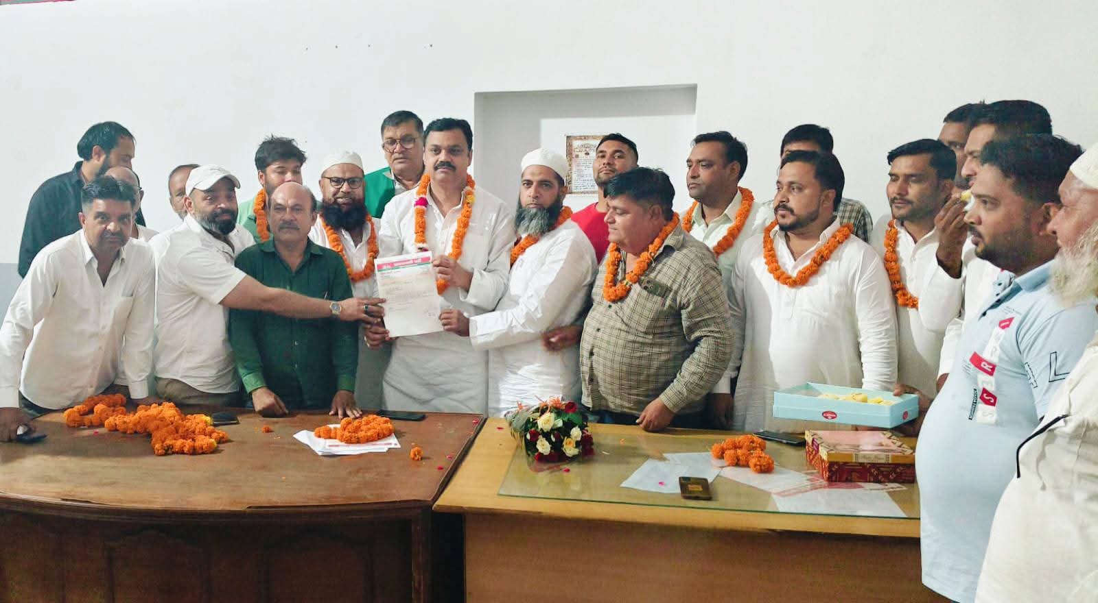 खतौली: रालोद को झटका, छह सभासद सपा में शामिल