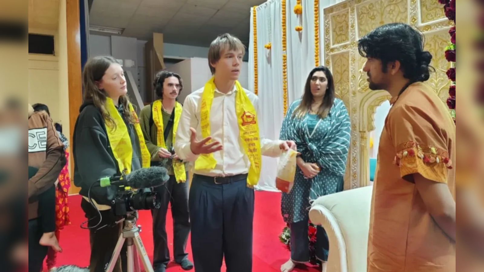 तीन दिवसीय अध्ययन में बागेश्वरधाम सरकार की कार्यशैली और दर्शन पर रिसर्च