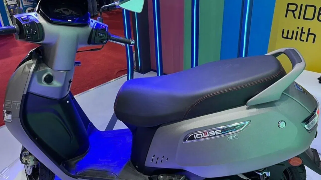 13 महीने में 3 लाख से ज्यादा बिके TVS iQube इलेक्ट्रिक स्कूटर, तीन वेरिएंट में उपलब्ध