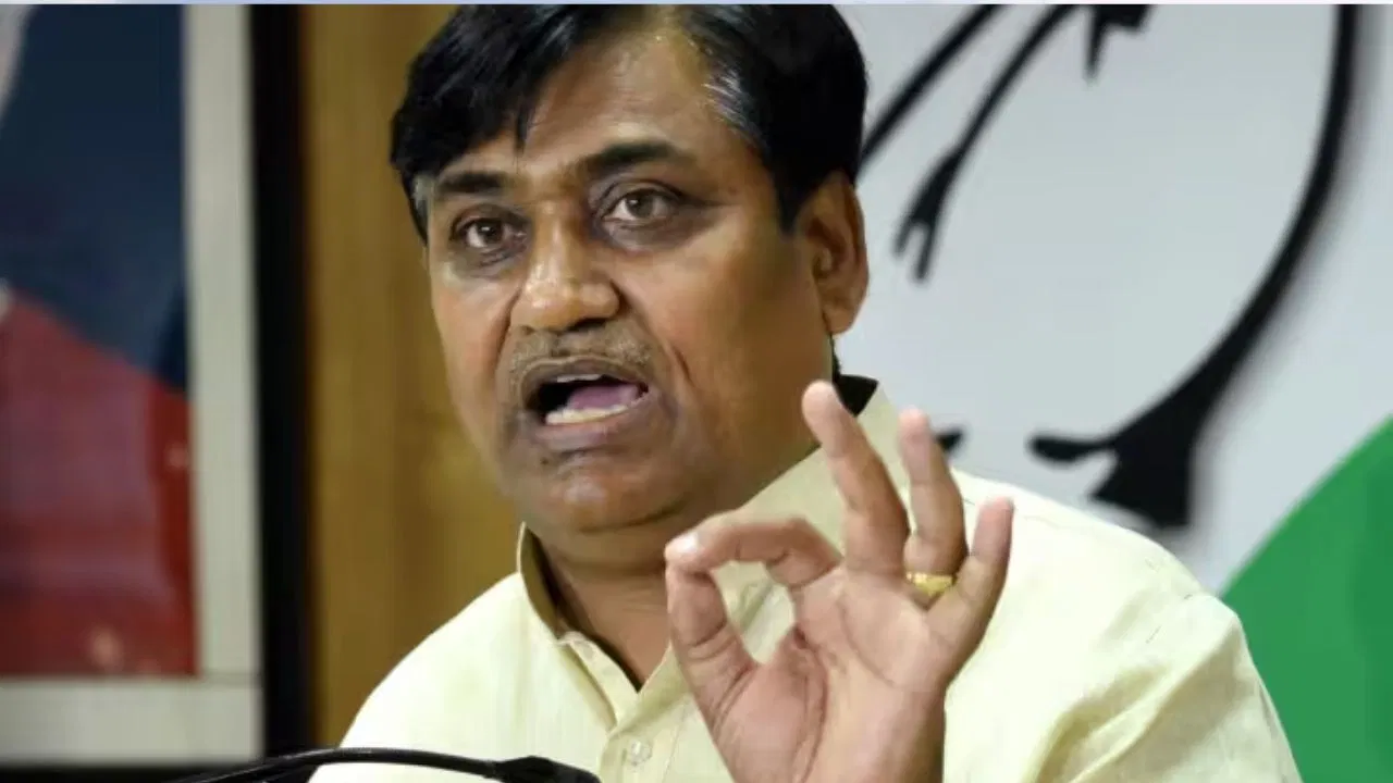 फोन टैपिंग पर डोटासरा का वार: 'सीएम तक की बातें दिल्ली में सुनी जा रही हैं'