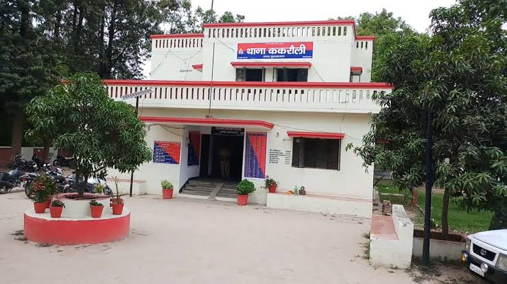 इलाज के दौरान युवती से अश्लील हरकत का आरोप, डॉक्टर हिरासत में
