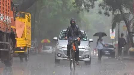 दिल्ली में उमस से राहत, चाणक्यपुरी में झमाझम बारिश, यलो अलर्ट जारी