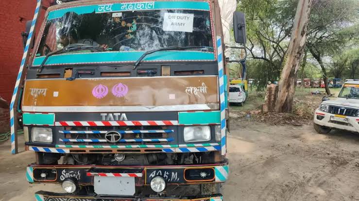 मऊ में 3 करोड़ का गांजा बरामद, सेना के नाम पर कर रहा था तस्करी, गिरफ्तार