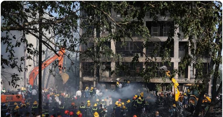 अहमदाबाद विमान हादसा: पहचान न होने पर परिजनों से लिए जा रहे नए सैंपल