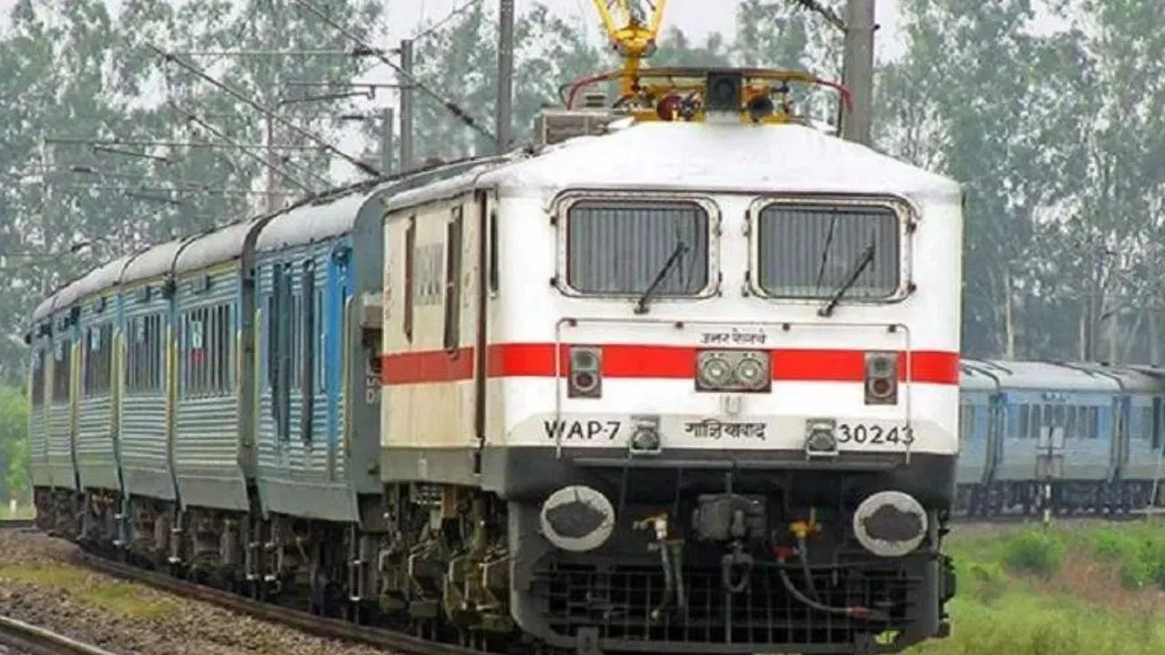 रेलवे ने बदला चार्ट तैयार करने का नियम, वेटिंग यात्रियों को मिलेगी राहत