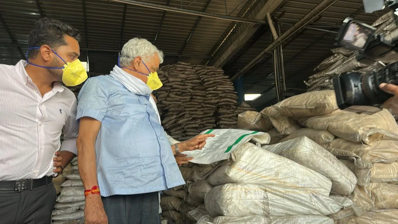 राजस्थान: मंत्री किरोड़ीलाल मीणा का छापा, नकली खाद पर सख्त एक्शन