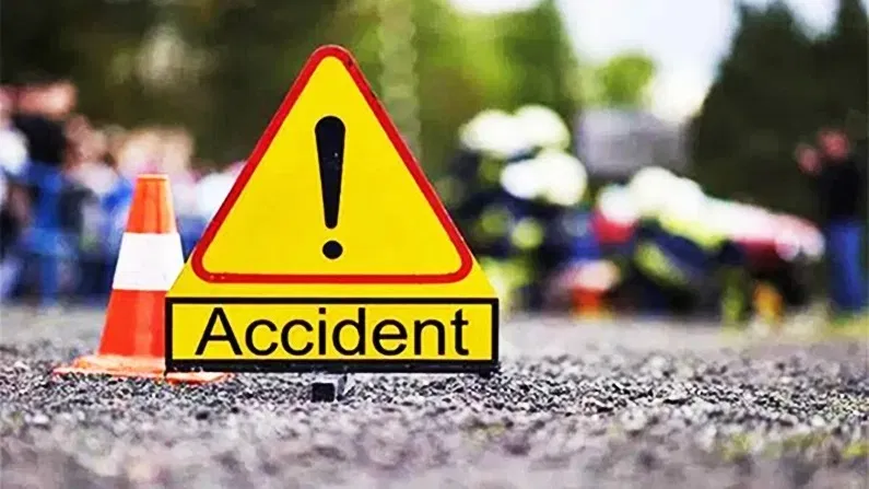पुणे में भीषण सड़क हादसा, कार और पिकअप की टक्कर में 8 की मौत