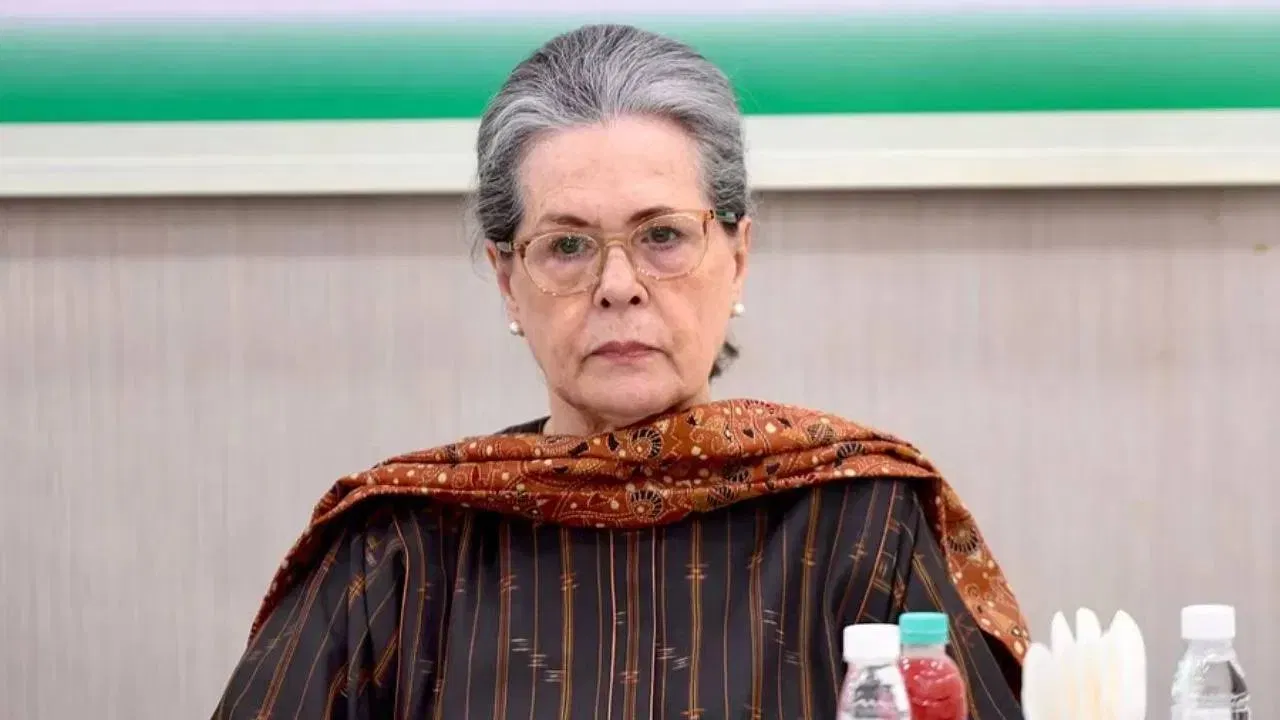 ईरान पर इज़राइल के हमले से नाराज़ सोनिया, सरकार को बताया ईरान का महत्व