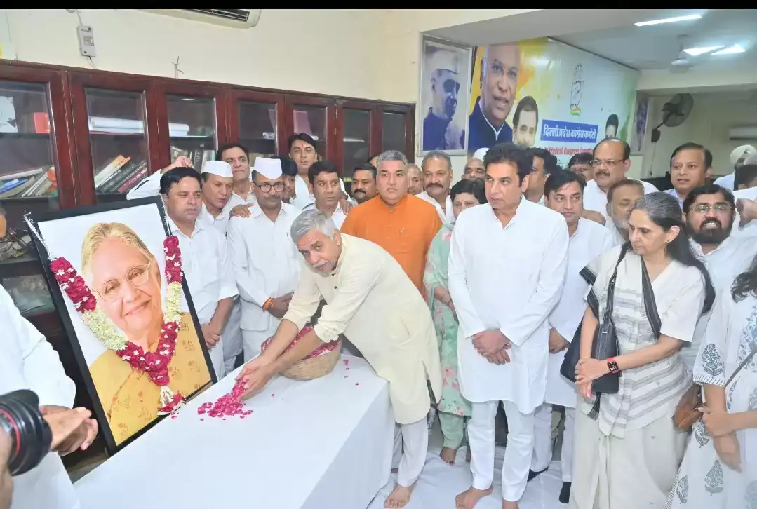 दिल्ली: कांग्रेस नेताओं ने दी पूर्व मुख्यमंत्री शीला दीक्षित को श्रद्धांजलि