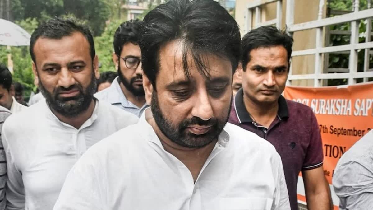 दिल्ली वक्फ बोर्ड घोटाला: अमानतुल्लाह खान समेत 11 पर आरोप तय