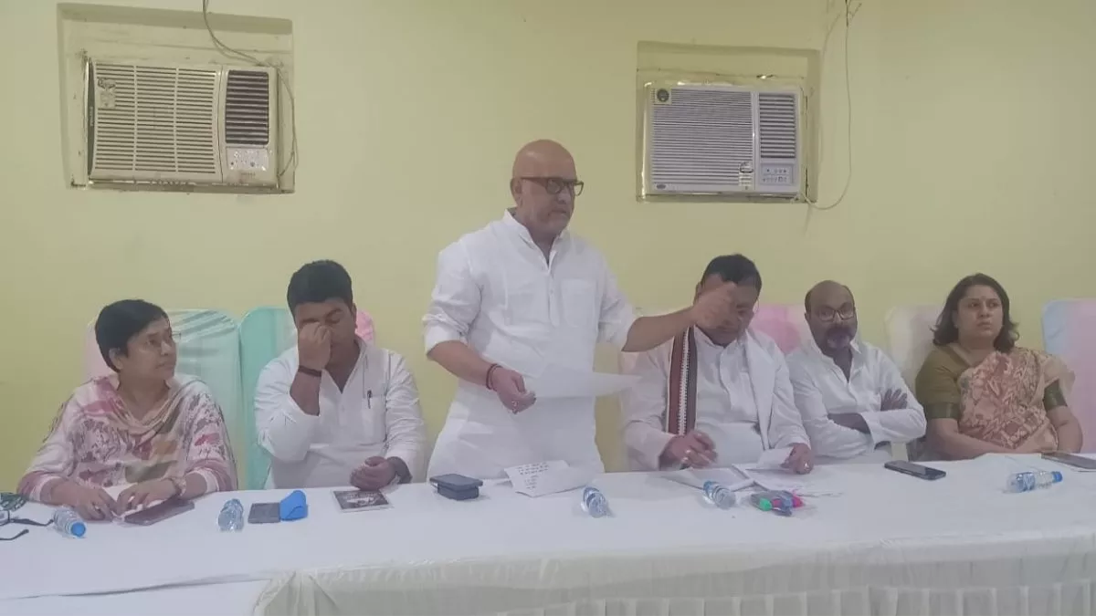 कांग्रेस की बैठक में बवाल: लाठी-डंडे चले, दो पूर्व पदाधिकारी घायल