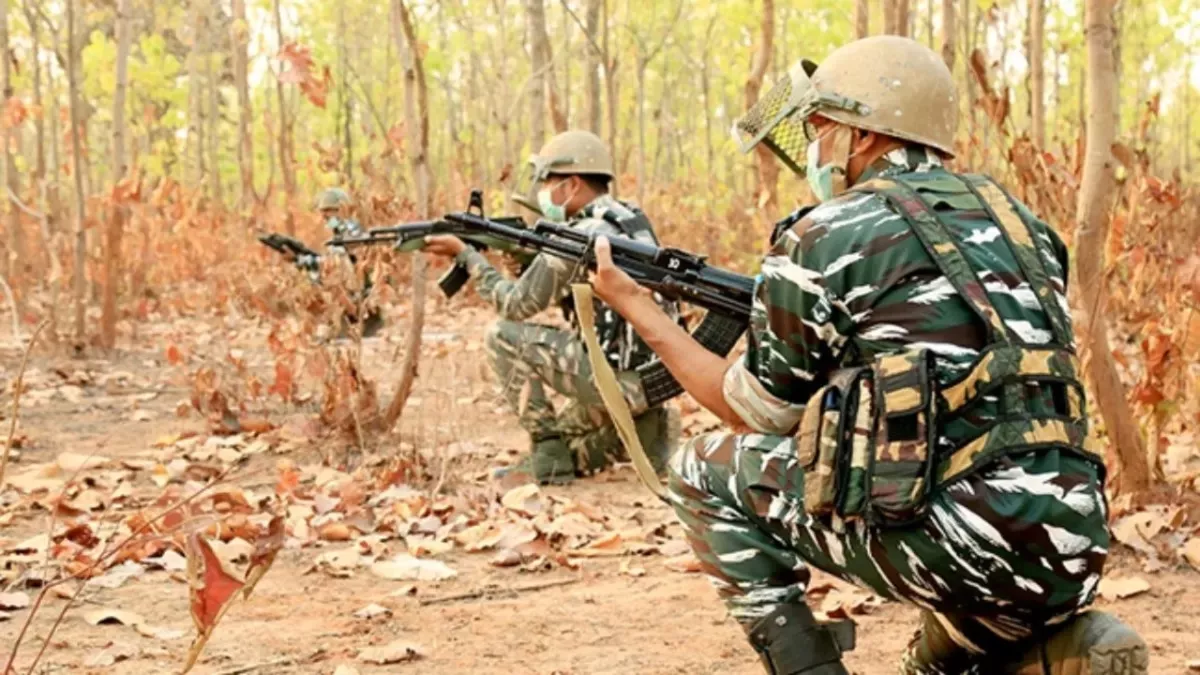 बीजापुर में सुरक्षाबलों को बड़ी कामयाबी, मुठभेड़ में चार नक्सली ढेर